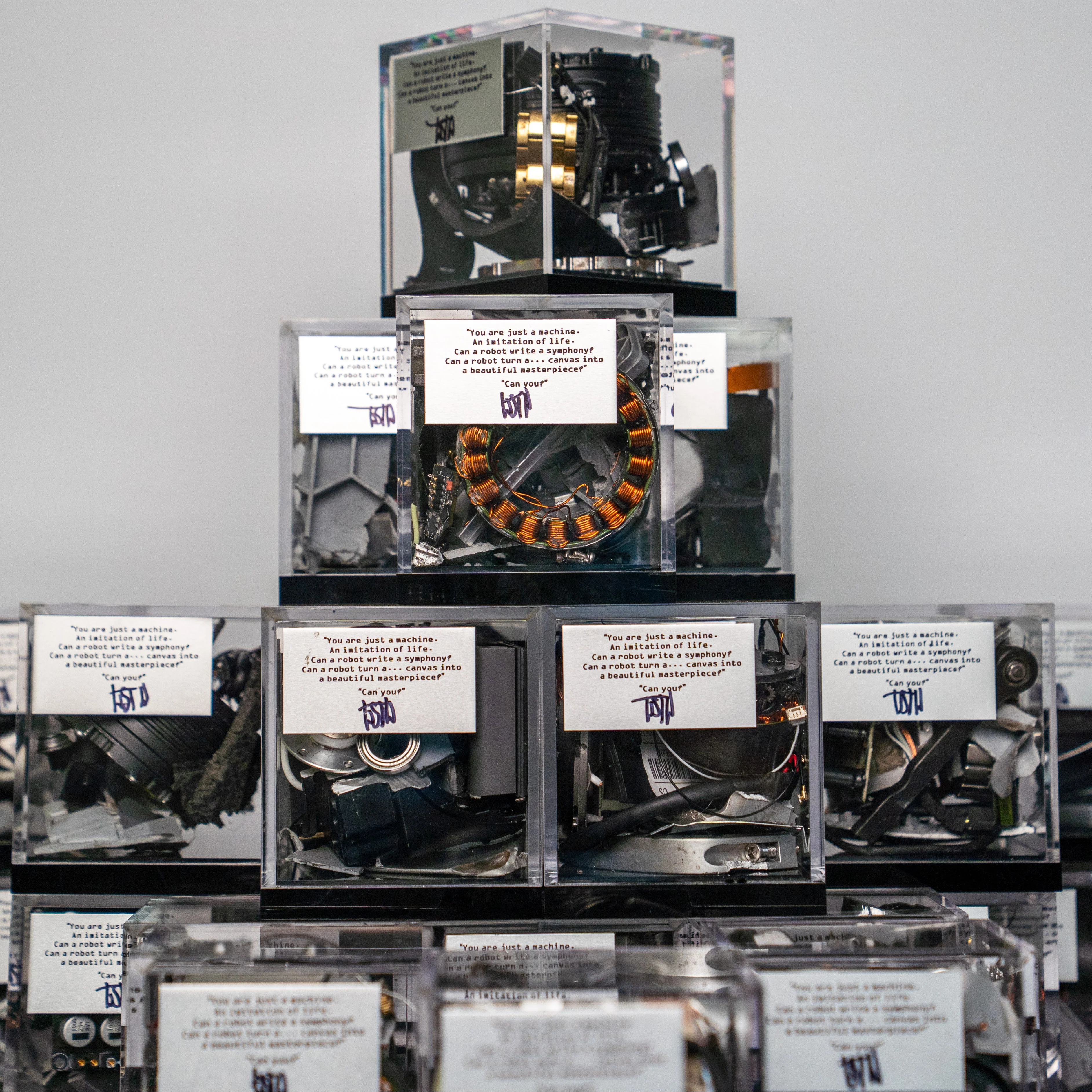 HUMANOID ROBOT CUBE - 30 CREATED - Image 5